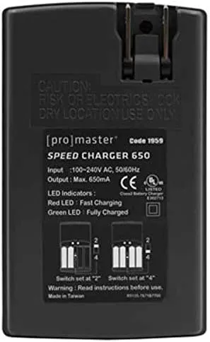 ProMaster Speed Charger 650 w/ 4 x AA NiMH Battery Kit (2700mAh)